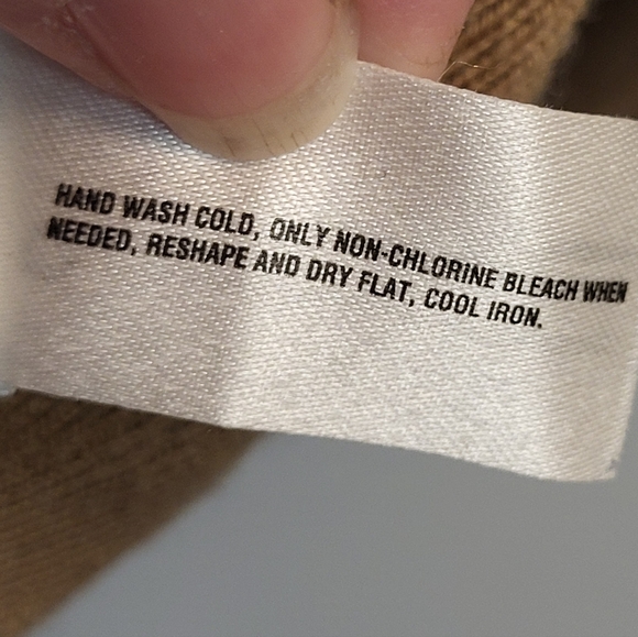 GAP Men's Light Camel Soft Merino Wool V-Neck Sweater - Size M - Picture 5 of 8